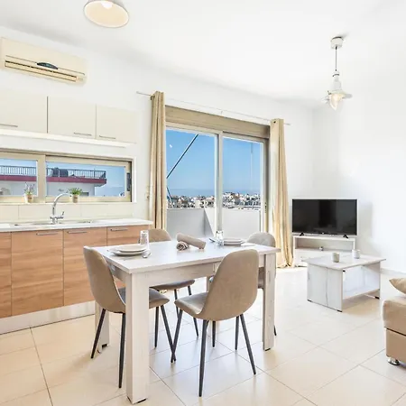 Iriana's In Center Apartment *