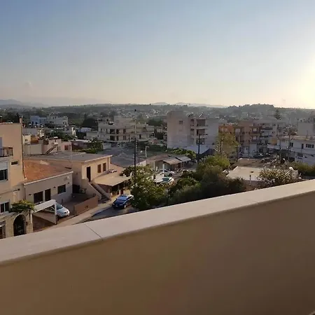 Iriana's In Center Apartment